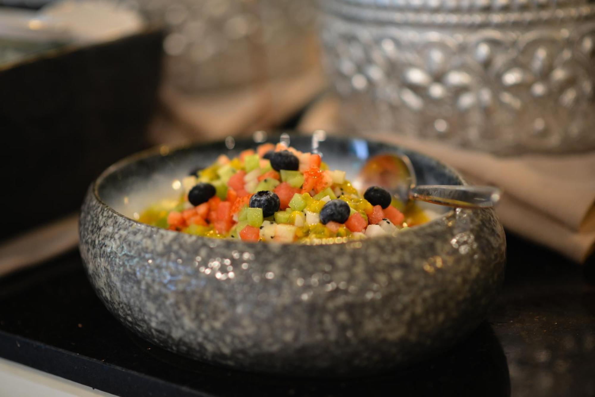 Villa De Pranakorn Бангкок Экстерьер фото Fruit salad